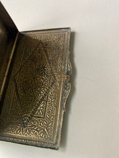 Anglo-Indian cigarette box with intricate raised design 